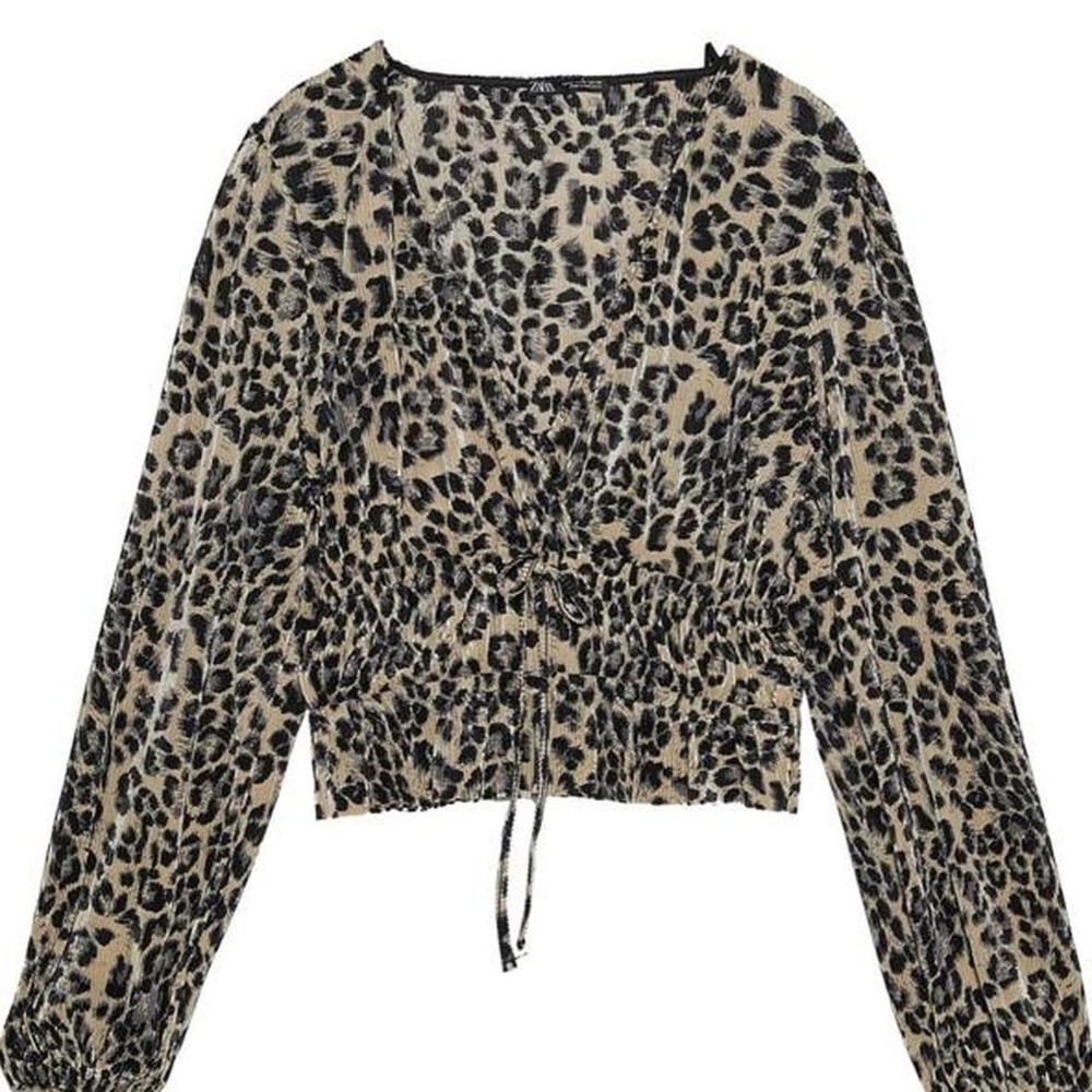 Zara | Leopard Accordion Pleated Blouse - Picture 8 of 9